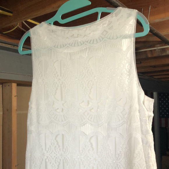 Woman’s white Max Studio lace dress - Picture 5 of 7